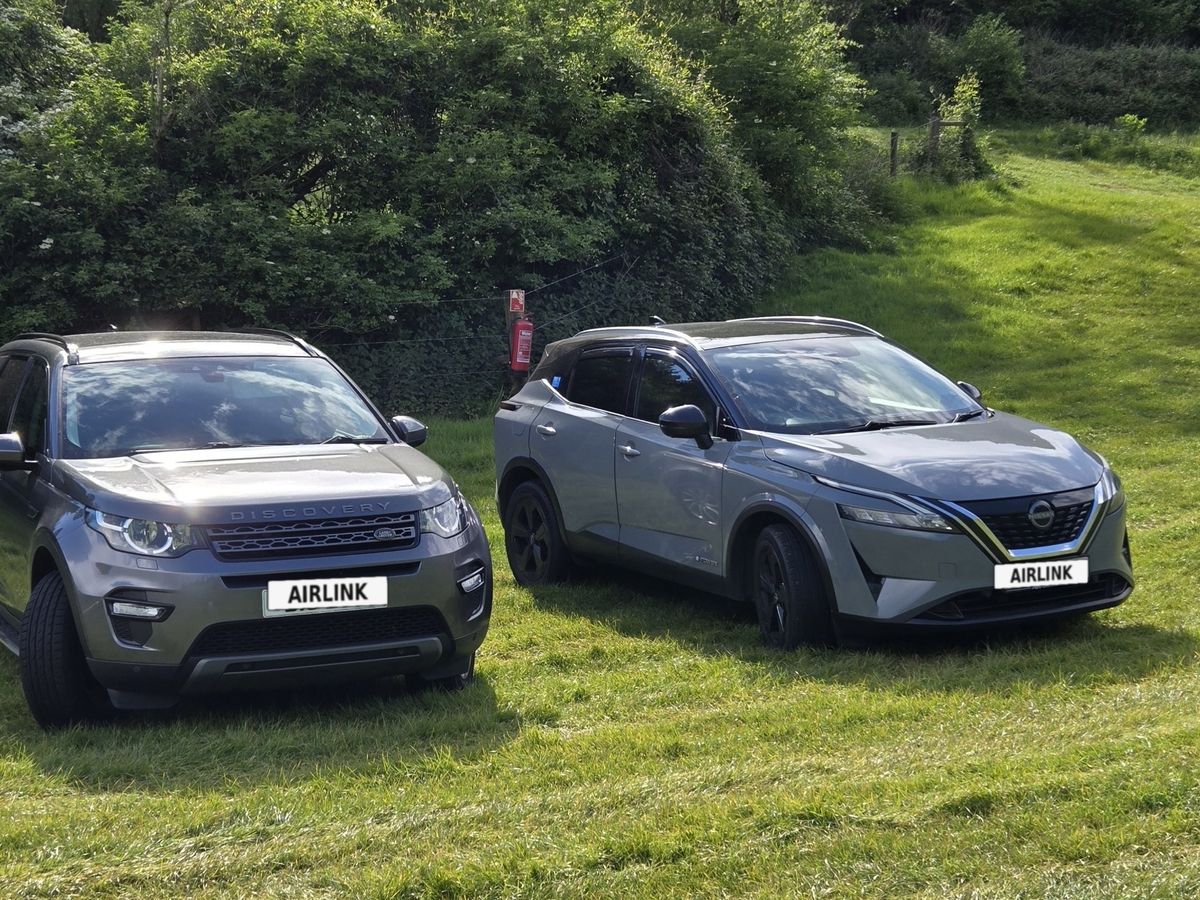 Two Sussex Airlink cars with AIRLINK plates